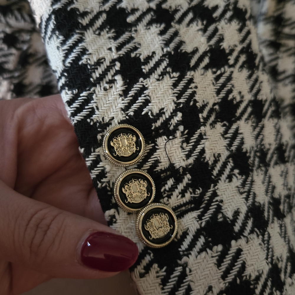 Zara Women's Black and White Houndstooth Blazer - Picture 4 of 8
